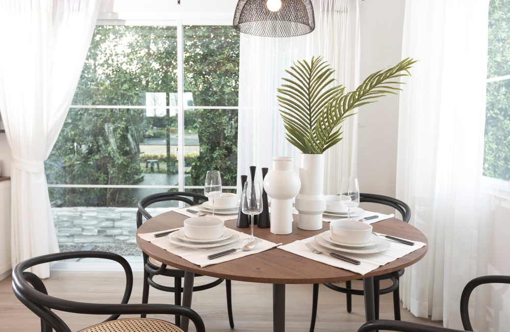 Jak wybrać idealny stół do Twojego mieszkania? Podpowiadamy