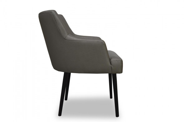 BETTSO Tapicerowany fotel VINICIO na drewnianych nogach