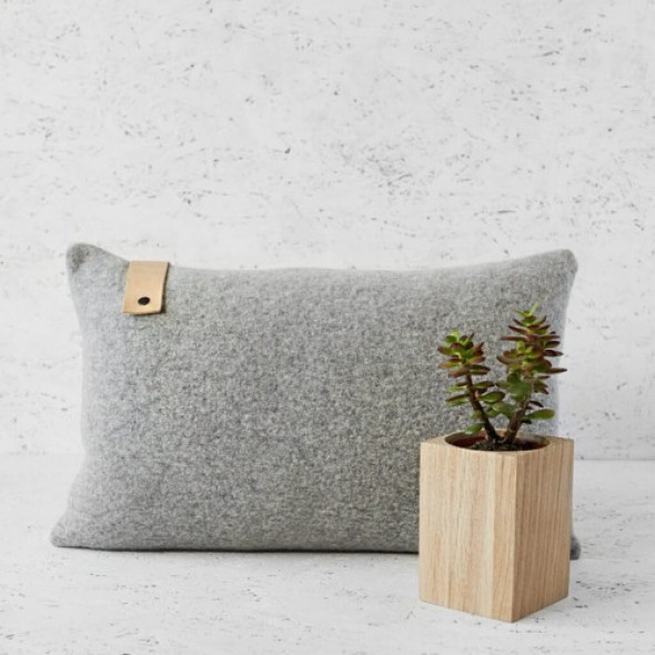 Poduszka wełna i skóra jasno szara