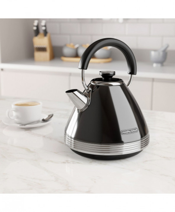 Czajnik Morphy Richards Venture Retro Pyramid czerń