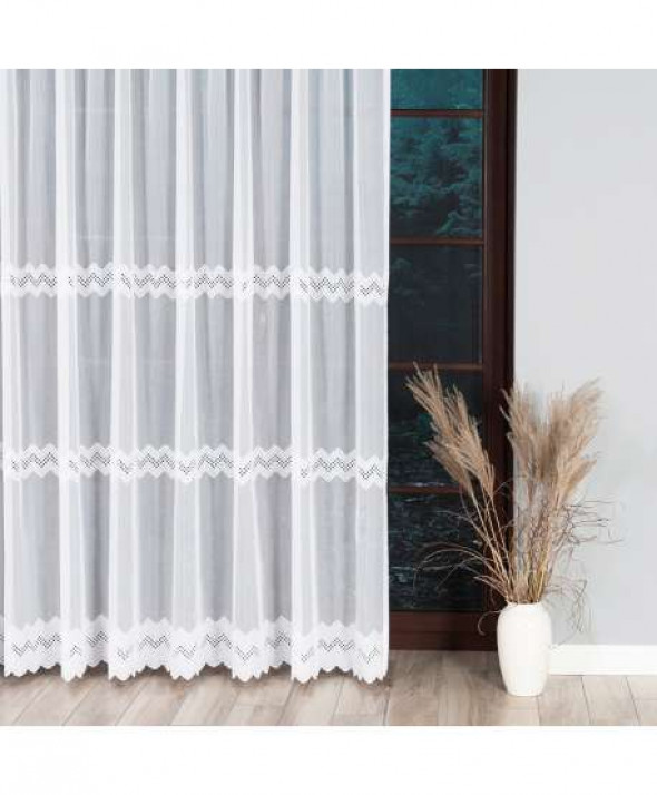 Firanka biała haftowana pasowa 008717 wys. 280 cm.