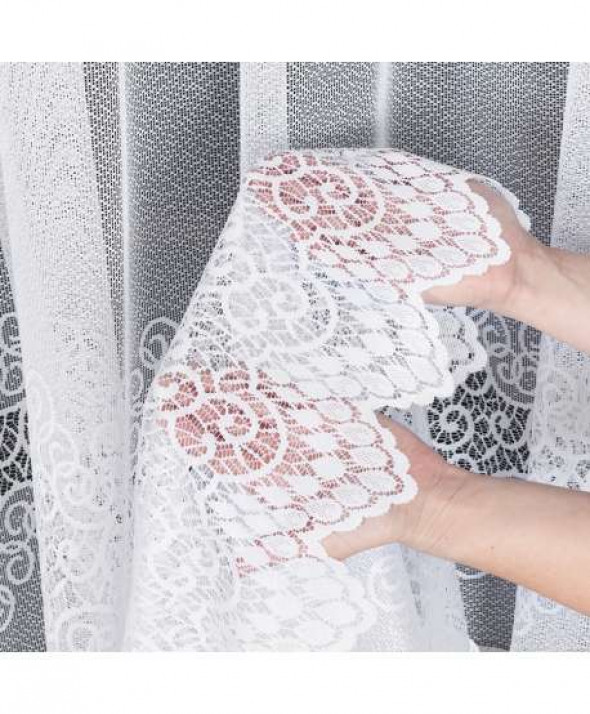 Firanka biała żakardowa pasowa 001539 wys. 200 cm.