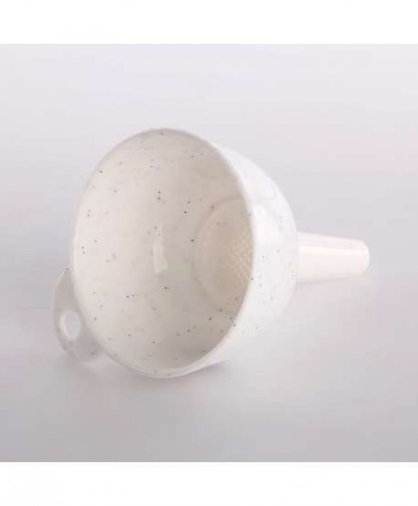 Lejek kuchenny z sitkiem plastikowy Warmel 6 cm