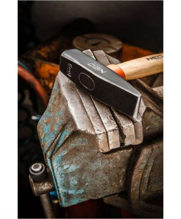 Młotek ślusarski 1000 g, trzonek jesionowy