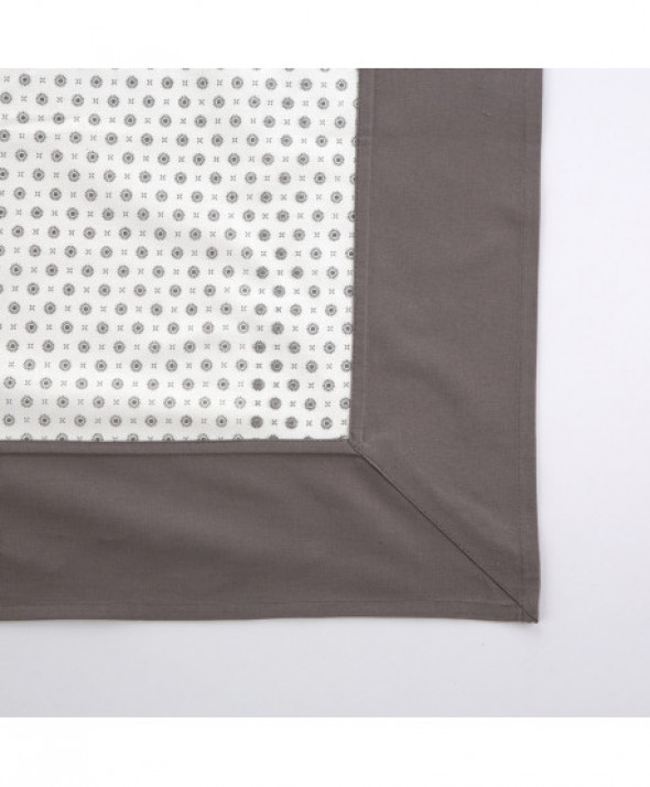 OBRUS 110X160 CM BIAŁY Z DEKORACJĄ SZARA ROZETA, OBSZYCIE SZARE N/N BZ