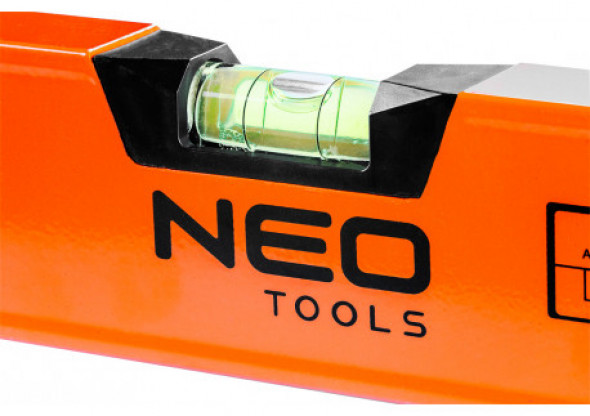 Poziomnica aluminiowa, 2 libelle, frezowana dolna powierzchnia, 80 cm