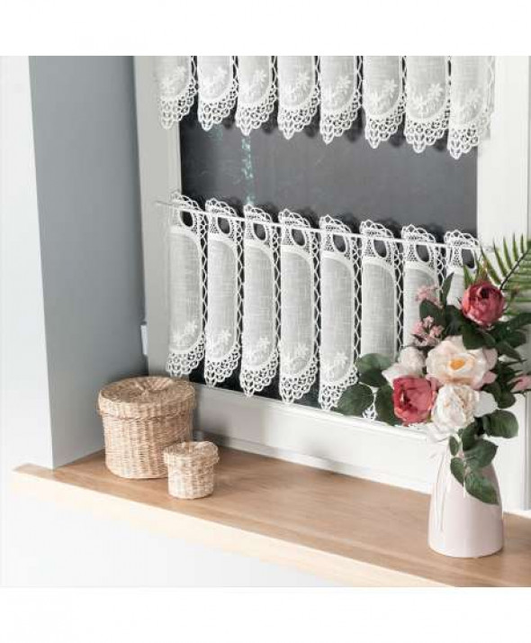 Zazdrostka kremowa z aplikacją 015590 30 cm.