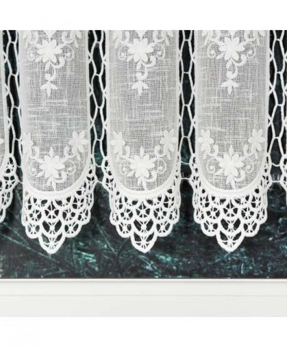 Zazdrostka kremowa z aplikacją 015590 45 cm.