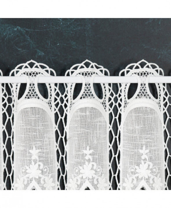 Zazdrostka kremowa z aplikacją 015590 75 cm.