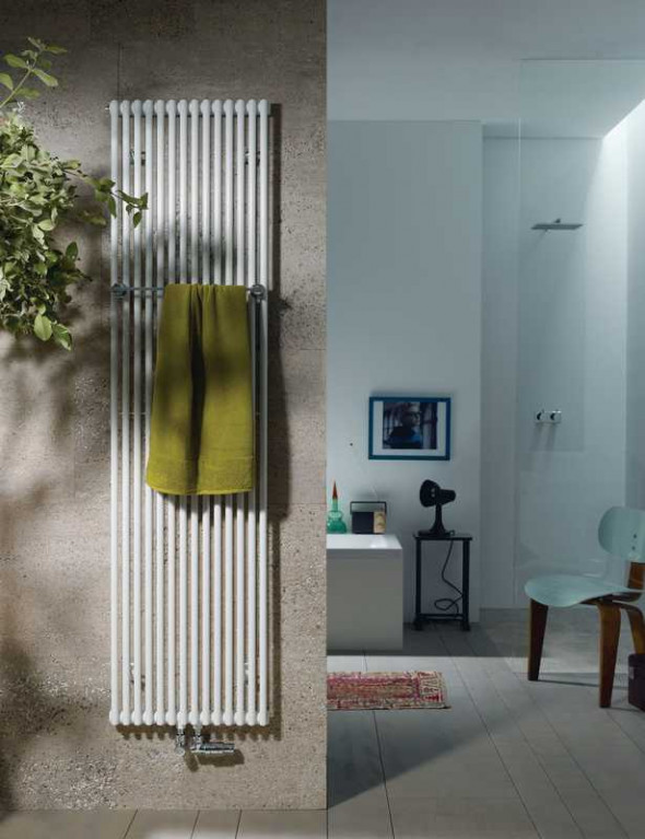 Grzejnik łazienkowy Zehnder Kleo Bar lakierowany z chromowanym uchwytem na ręczniki biały 33,2x150 cm KLPV-150-10/ RAL 9016