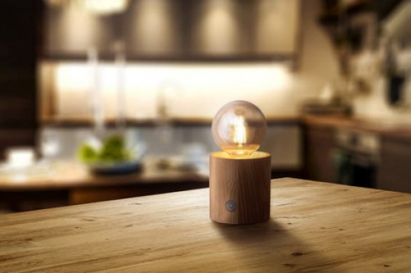 Lampa stołowa drewniana