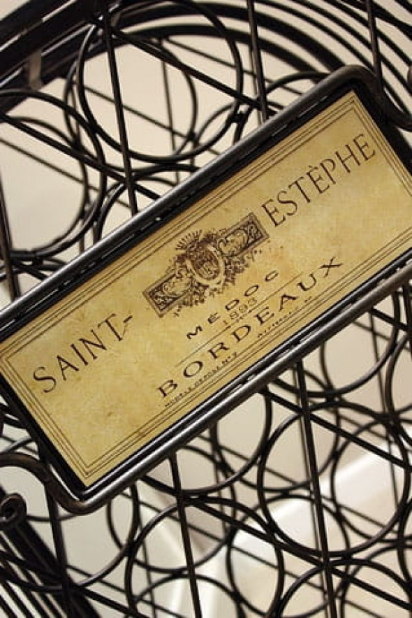 Vintage Szafa na wino -Kolekcja Belldeco