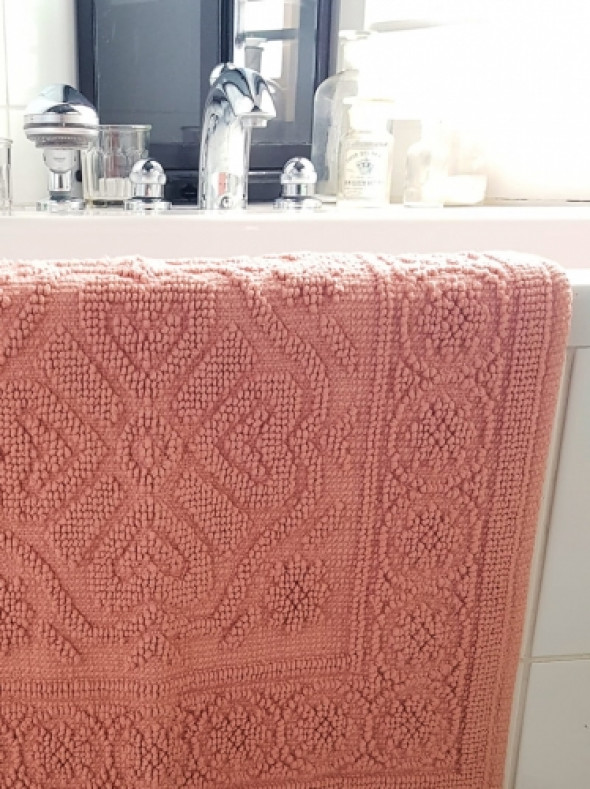 Duży dywan łazienkowy różowy 75 x 120 cm PINK