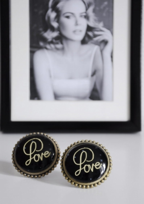 Gałka meblowa z napisem LOVE