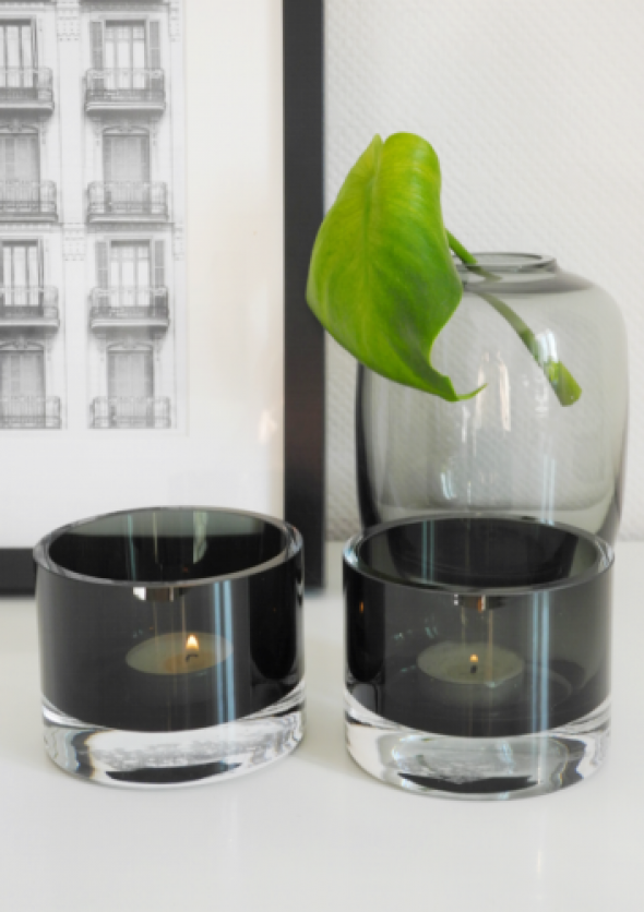 Świecznik z ciemnego szkła DONKER