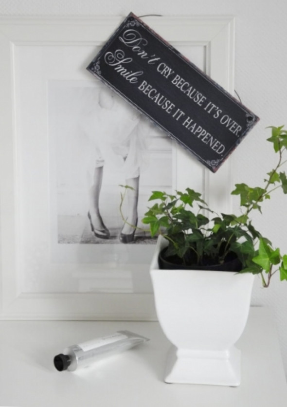 Szyld metalowy w kolorze niebieskim DON'T CRY