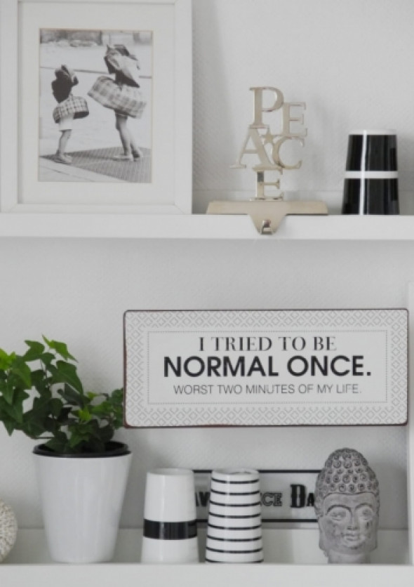 Szyld metalowy z szarym dekorem I TRIED