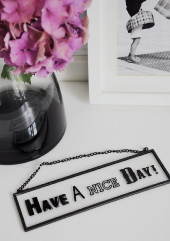 Szyld szklany w metalowej ramce NICE DAY