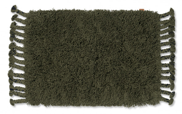 Dywan Amass Long Pile oliwkowy - ferm LIVING 70x140 cm