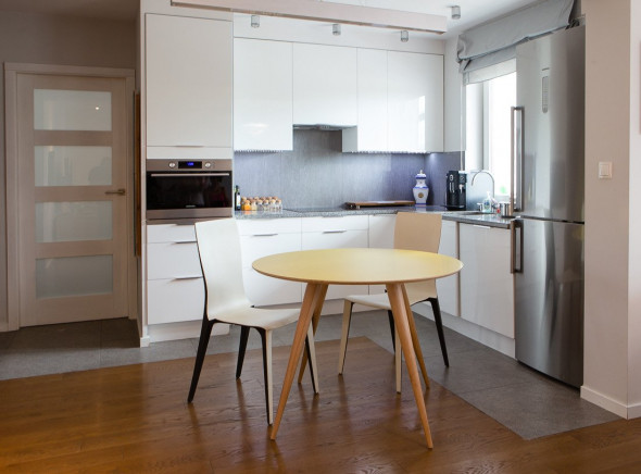 Stół okrągły PLANET 105x105 żółty