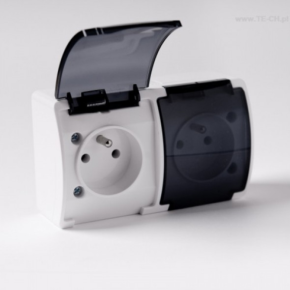 Gniazdo podwójne z bolcem klapką 162-51