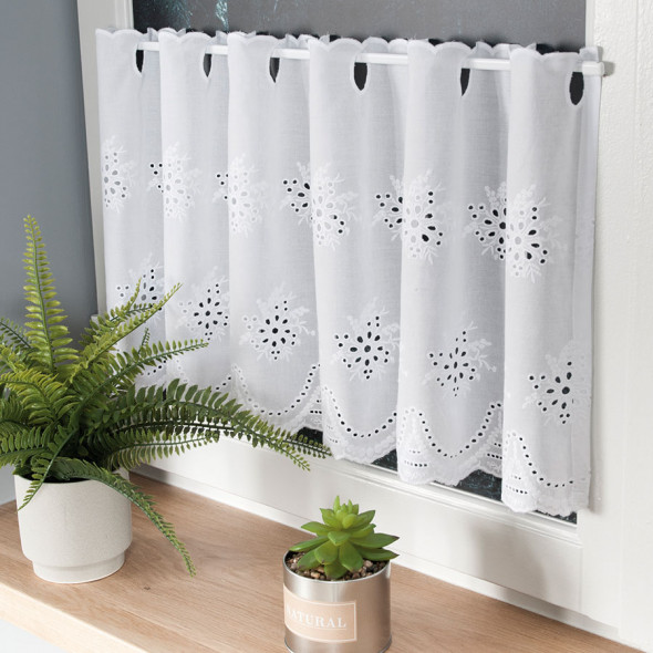 Zazdrostka haftowana 083130 - wysokość 40 cm - biały