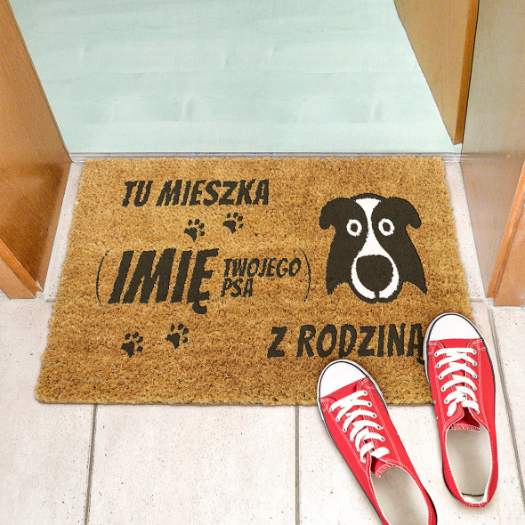 Wycieraczka pod drzwi "TU MIESZKA dowolny napis Z RODZINĄ"